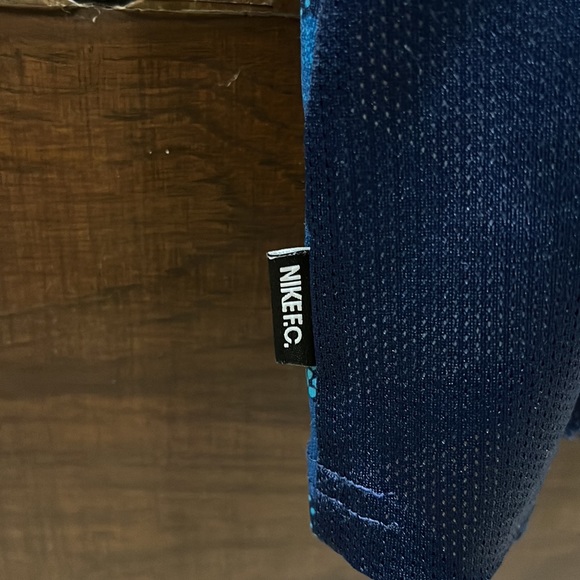 Nike Training Jersey - Picture 5 of 6